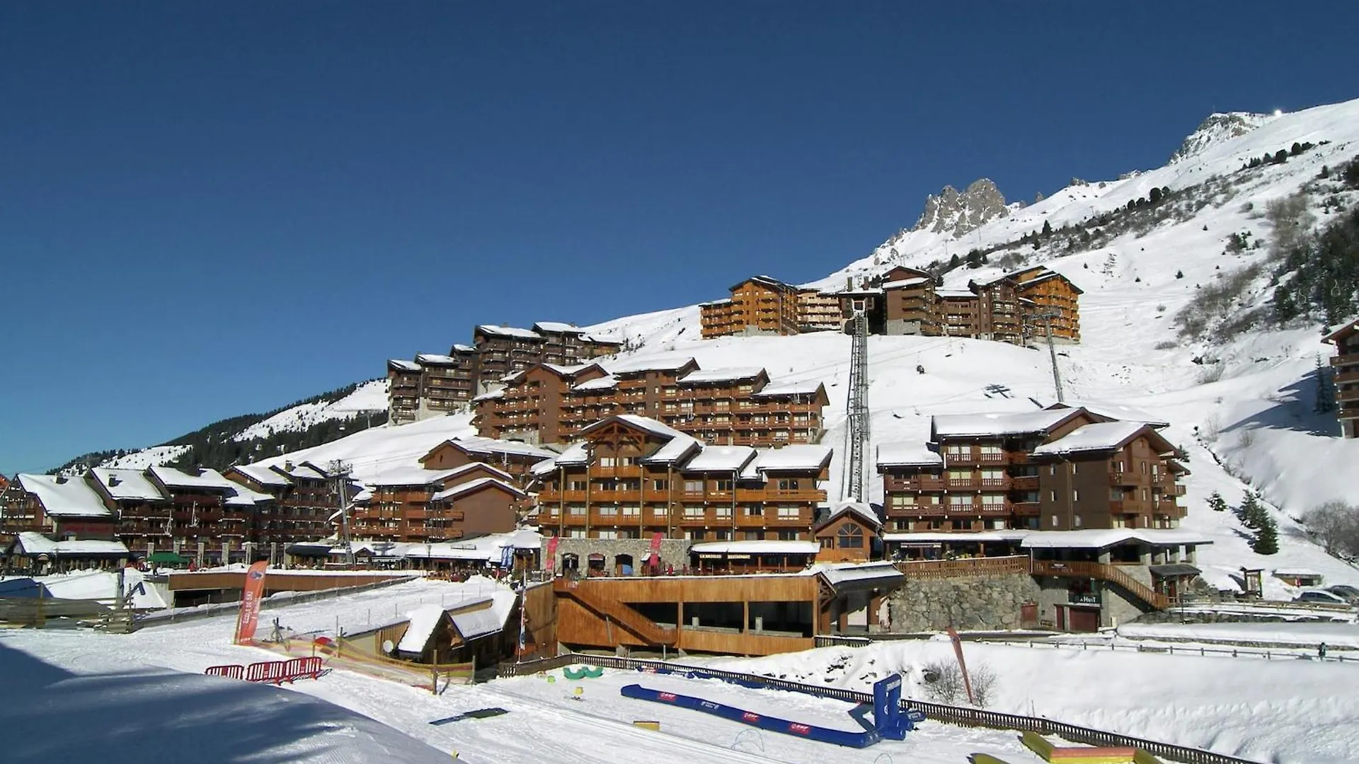 Spacious Apartment in M ribel near Ski Lift Méribel