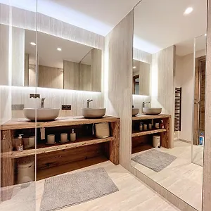 Chalet Chalet Meribel, 11 Pieces, 15 Personnes - Fr-1-688-79, Méribel